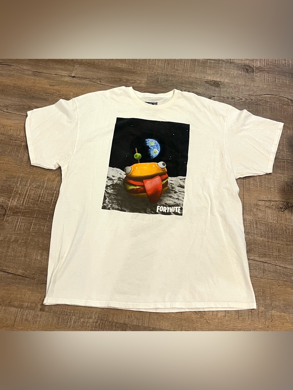Men’s xxl Fortnite White Graphic T-Shirt with Cheesy Burger Graphic